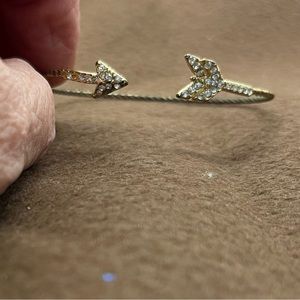 Dainty Arrow Bracelet